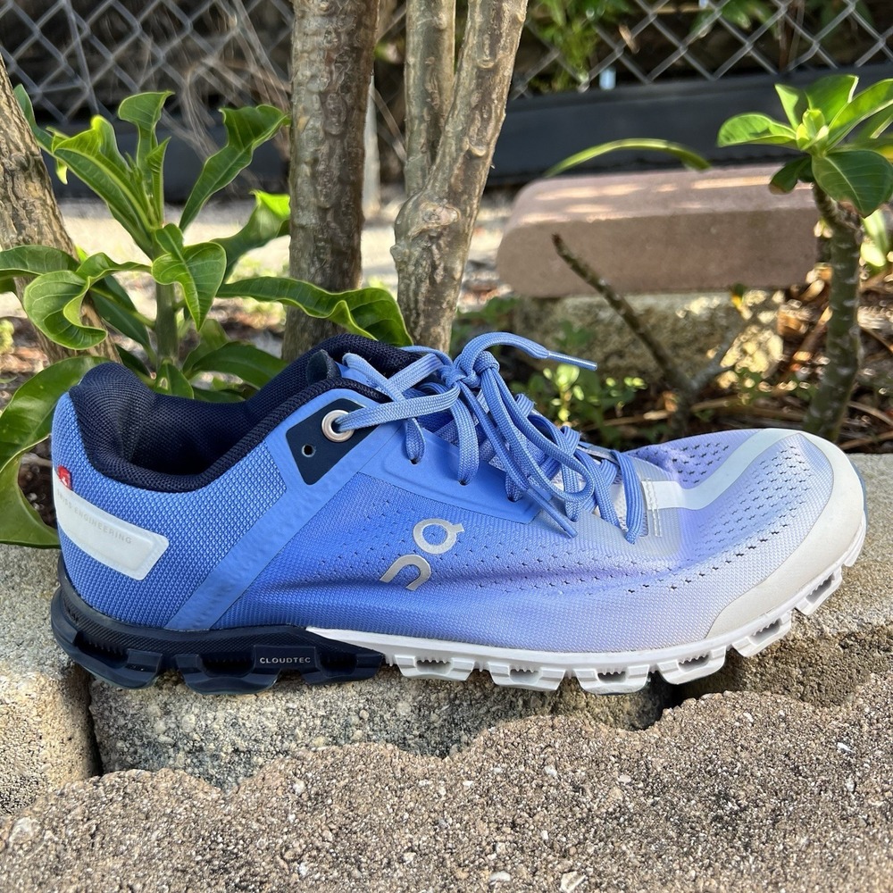 On Cloudflyer Running Shoes Womens 8 White Ombre/Blue 35.99233 Sneakers